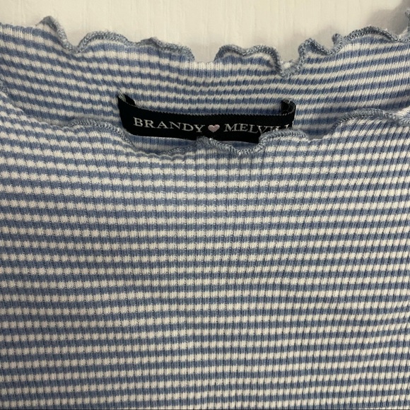 Brandy Melville tee - Picture 2 of 2